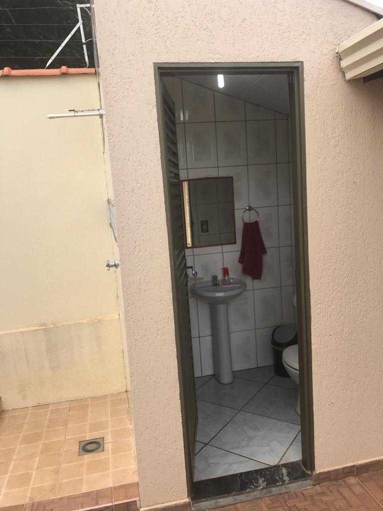 CASA EM EXELENTE LOCALIZAÇÃO