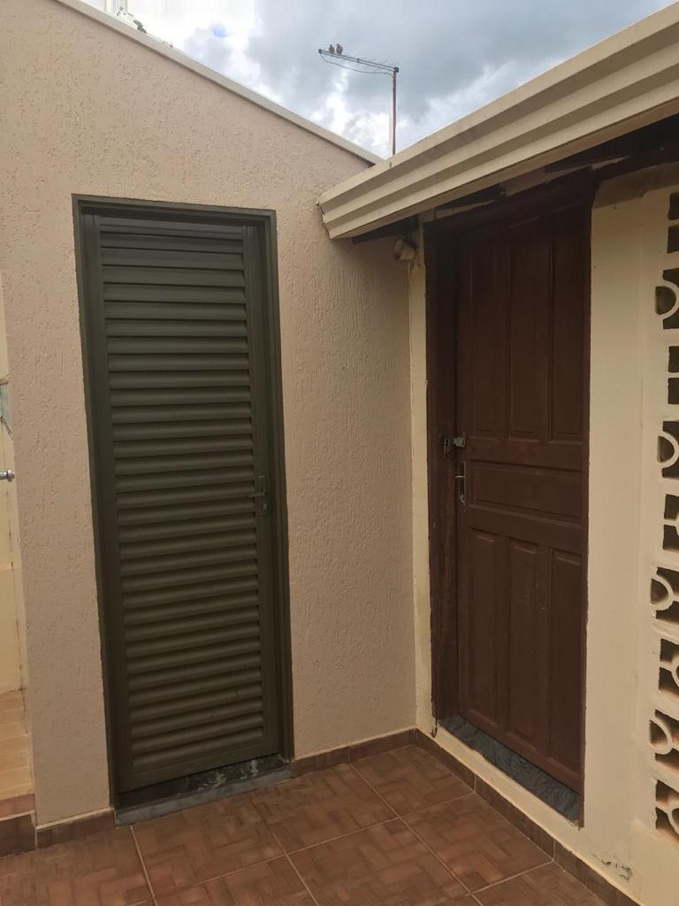 CASA EM EXELENTE LOCALIZAÇÃO