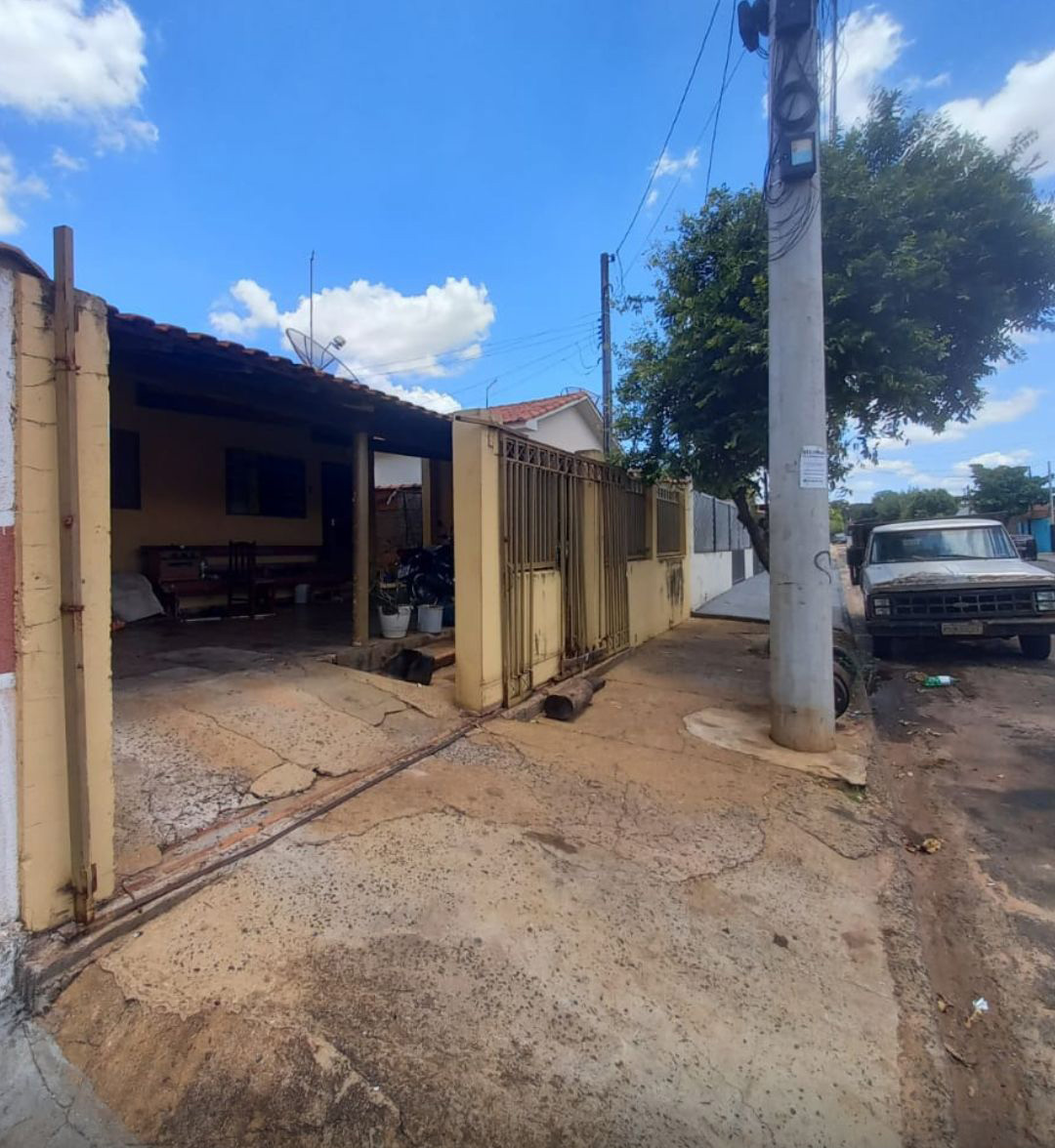 CASA NO JD. NOVA ESPERANÇA