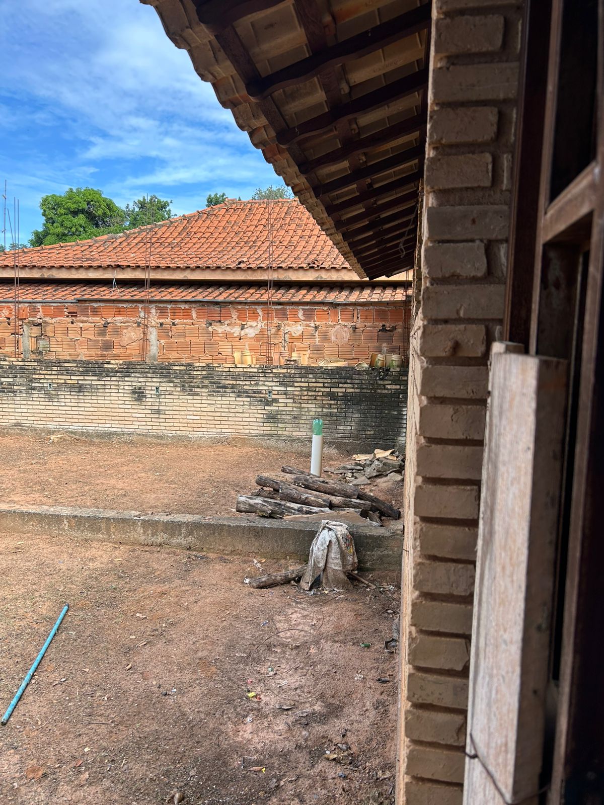 VENDO CASA NO JD MARIA TANURI