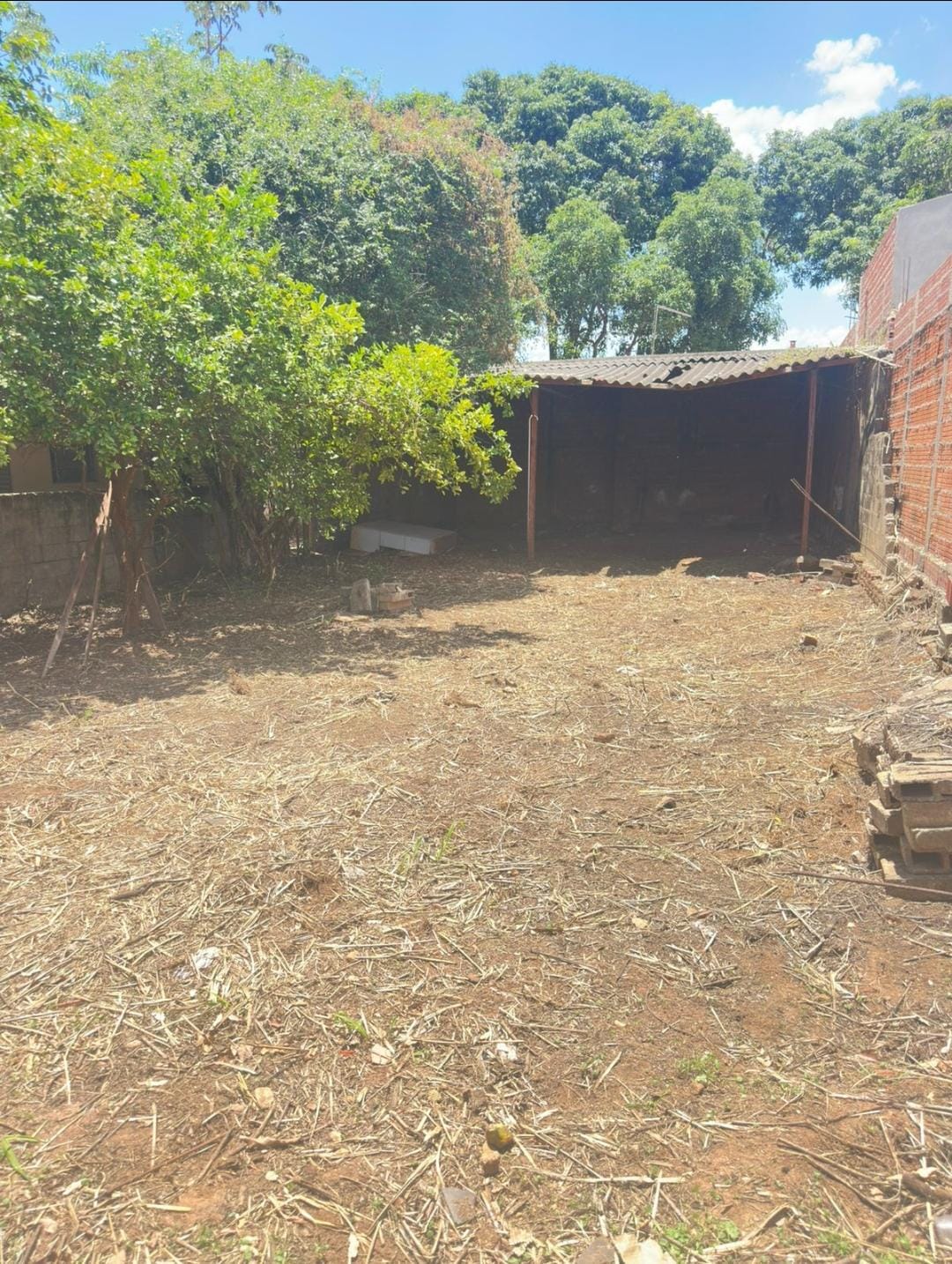 VENDO TERRENO NO CENTRO