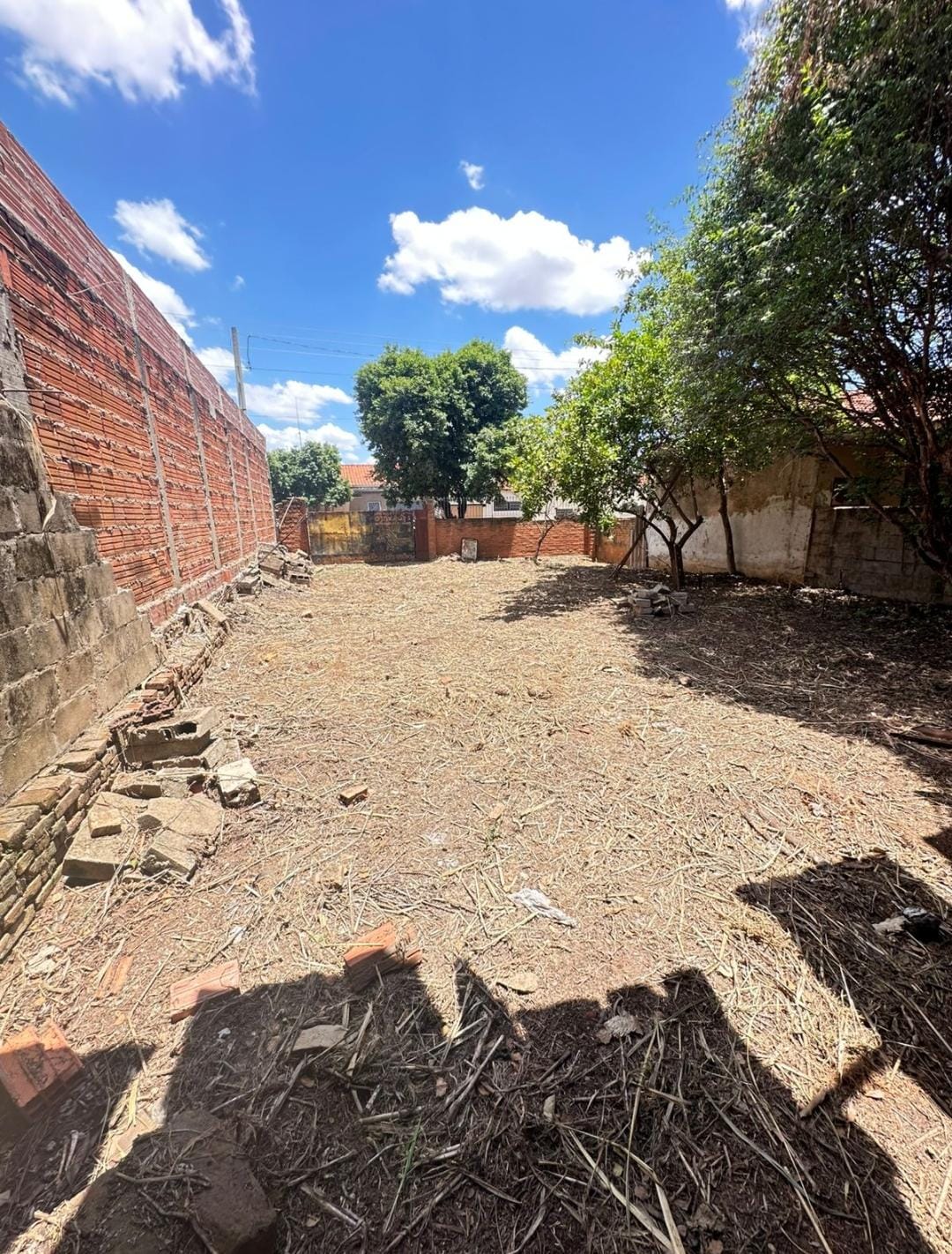 VENDO TERRENO NO CENTRO