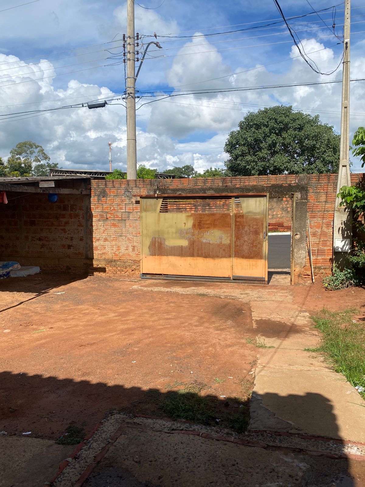 VENDO CASA MARIA TANURI